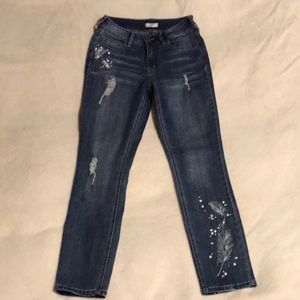 Ricki’s skinny jeans with embroidery